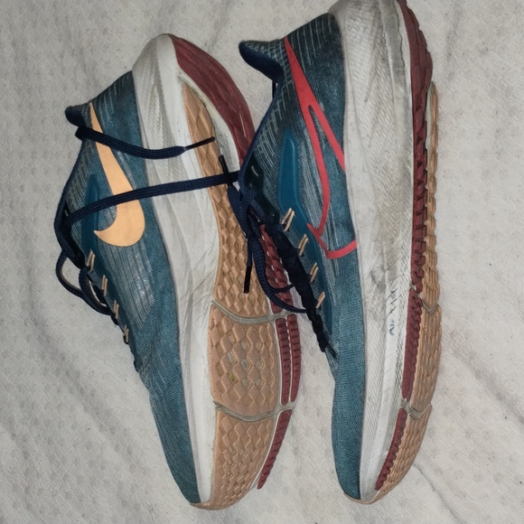 Men's Nike Air Max running shoes - Picture 2 of 8